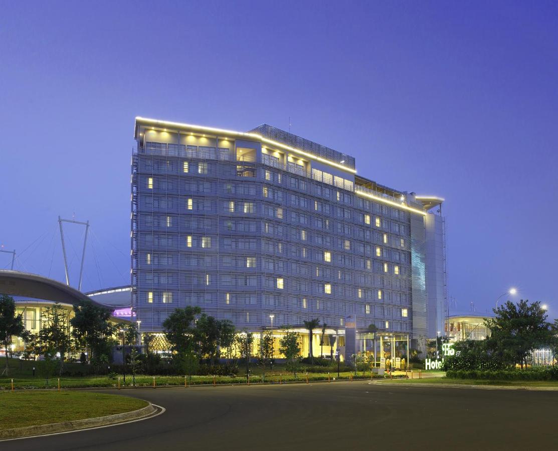 Hotel Santika Premiere ICE